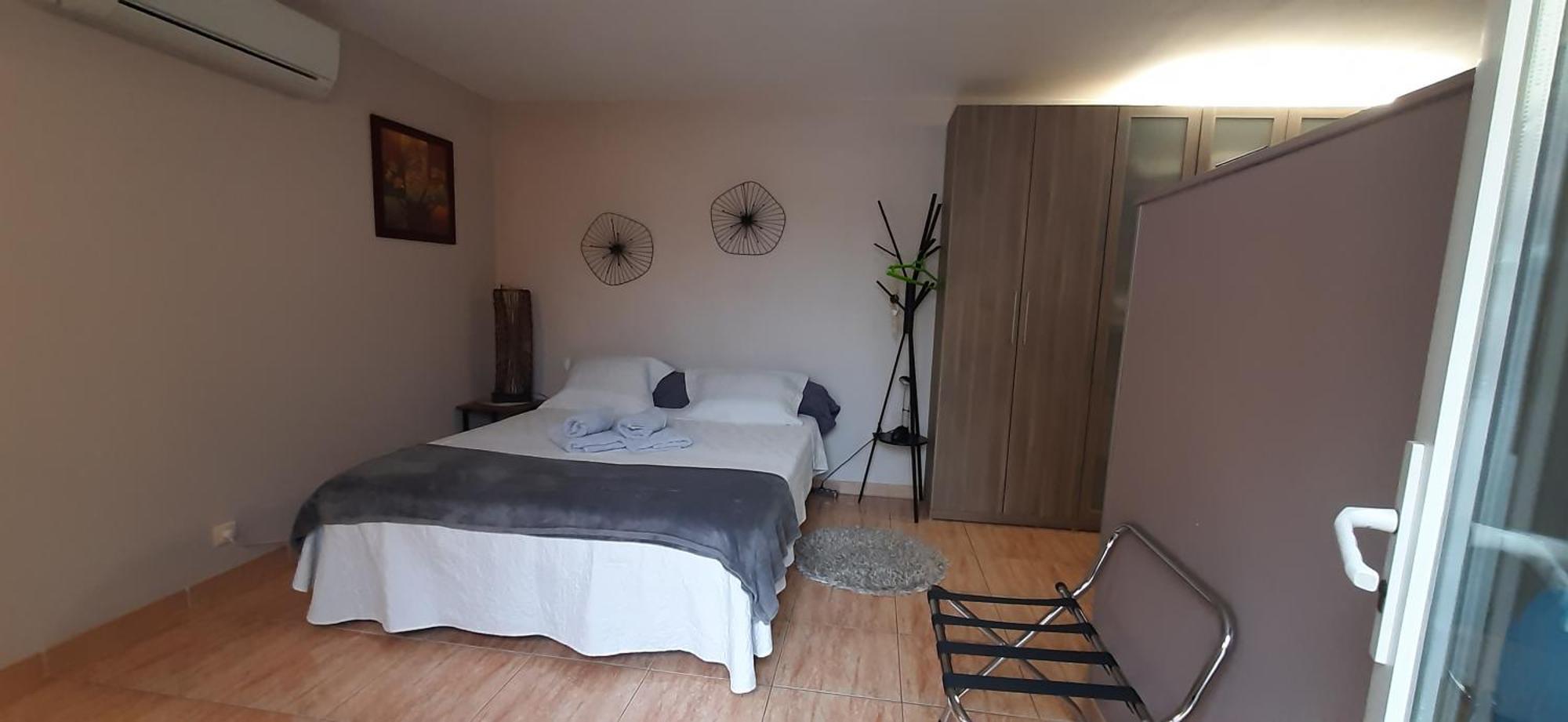 Chambre Spacieuse, Independante, 700M De La Gare ナルボンヌ エクステリア 写真